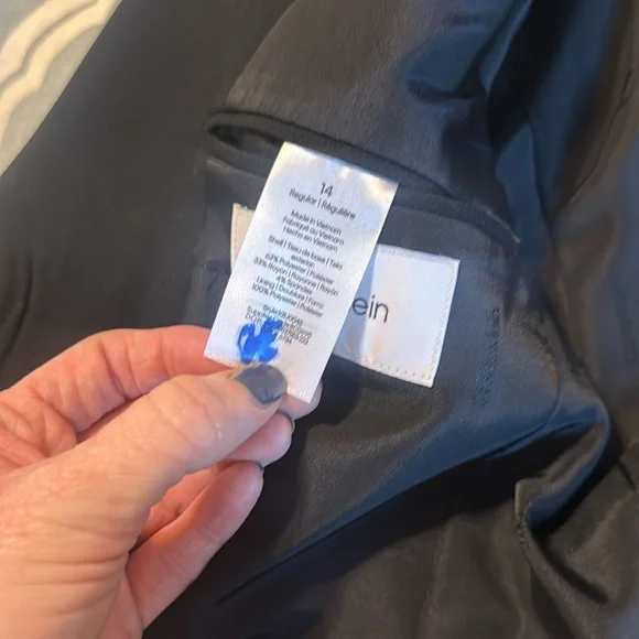 Boys Calvin Klein black 2 piece suit. 14 regular. 2 piece suit. Great basic suit - Picture 17 of 17